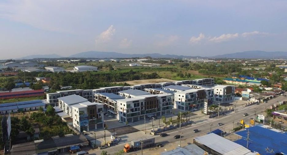 Local comercial en venta en Si Racha, Chonburi