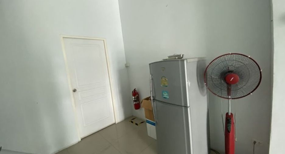 Local comercial en venta en Si Racha, Chonburi