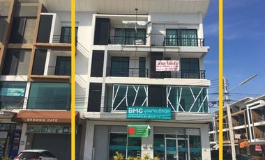 Local comercial en venta en Si Racha, Chonburi