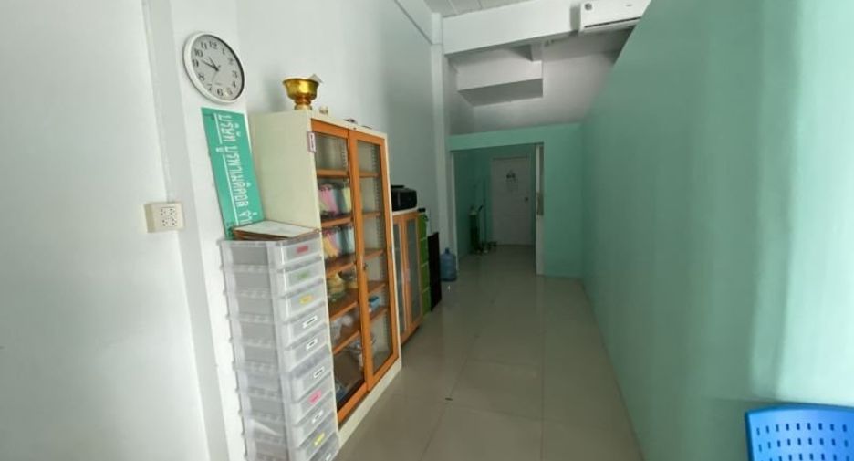 Local comercial en venta en Si Racha, Chonburi
