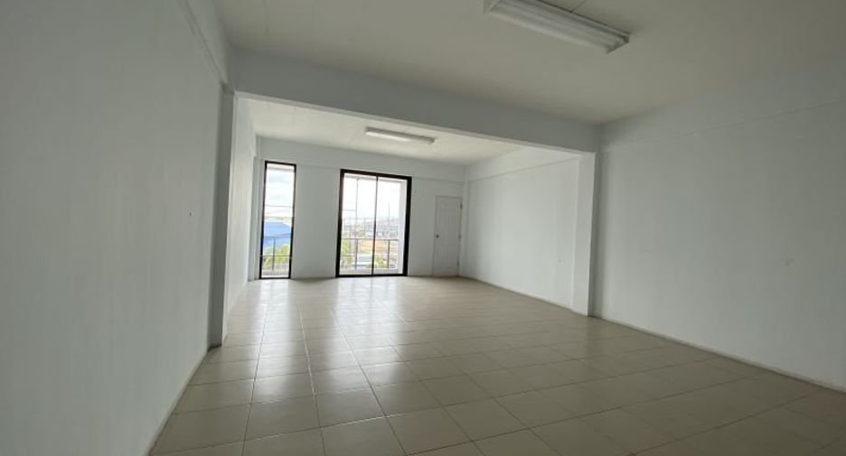 Local comercial en venta en Si Racha, Chonburi