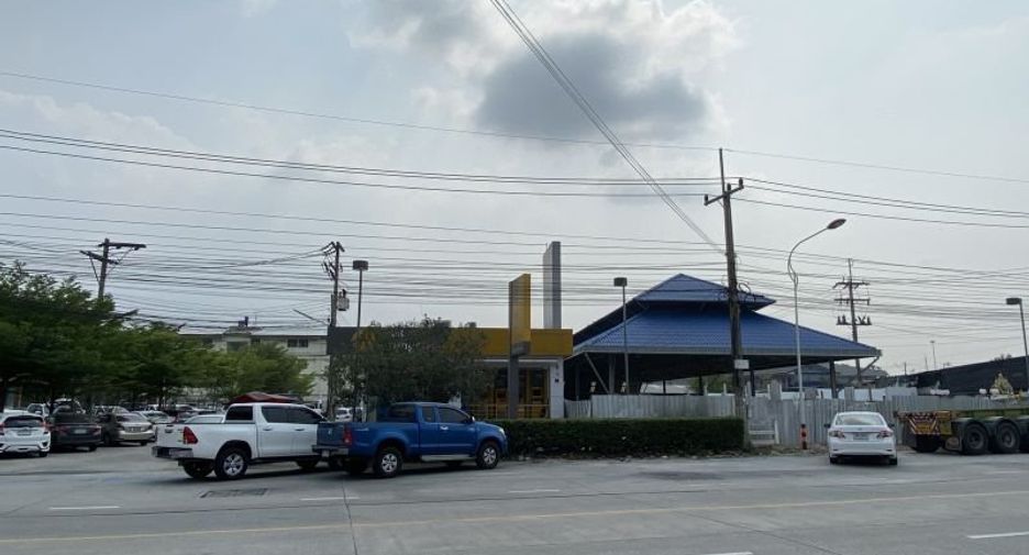 Local comercial en venta en Si Racha, Chonburi