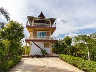 For sale 21 bed hotel in Det Udom, Ubon Ratchathani