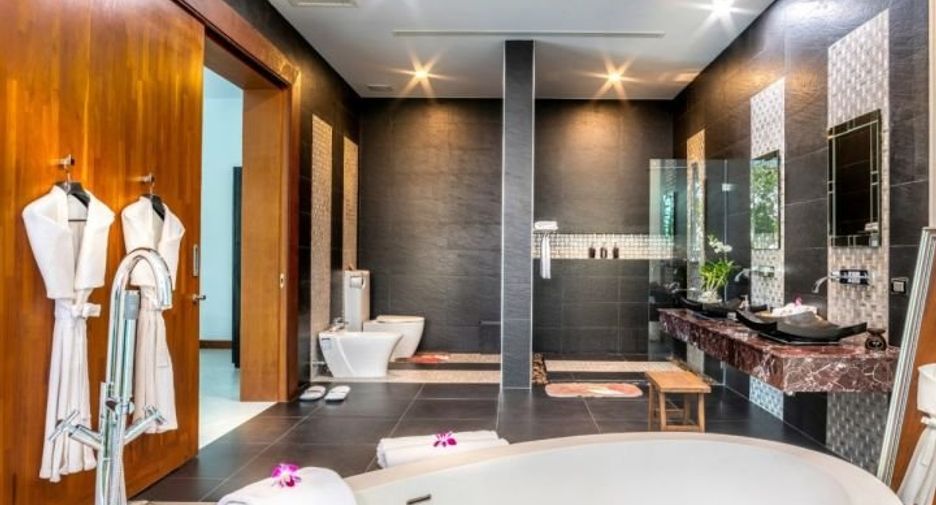 For rent and for sale 6 bedrooms villa in Kathu, Phuket