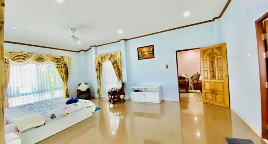 Casa en alquiler y en venta de 5 habitaciones en Bang Lamung, Chonburi