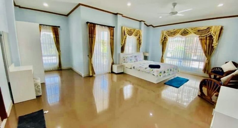 Casa en alquiler y en venta de 5 habitaciones en Bang Lamung, Chonburi