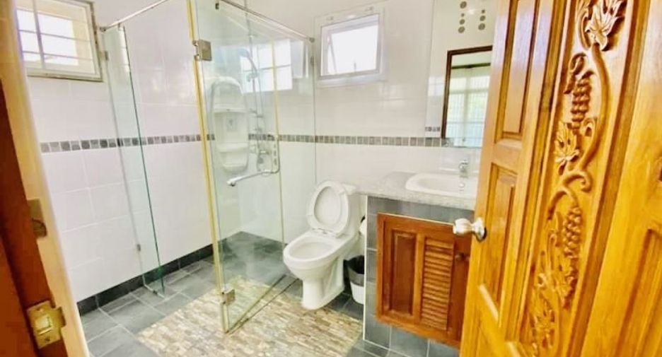 Casa en alquiler y en venta de 5 habitaciones en Bang Lamung, Chonburi