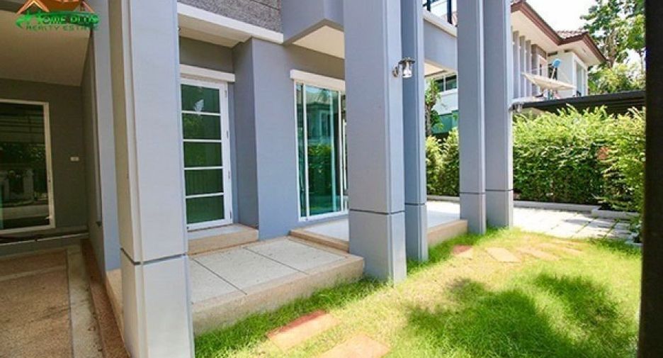 For sale 3 bedrooms house in Khan Na Yao, Bangkok