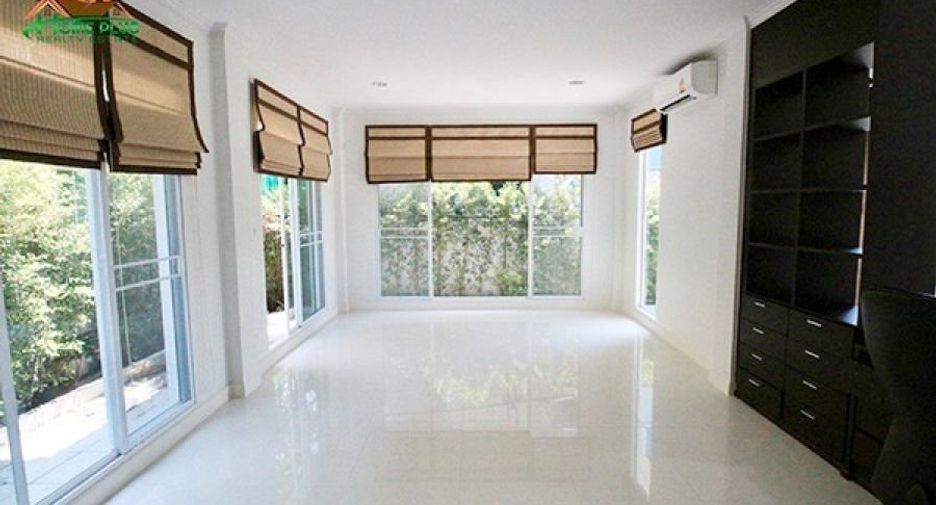 For sale 3 bedrooms house in Khan Na Yao, Bangkok