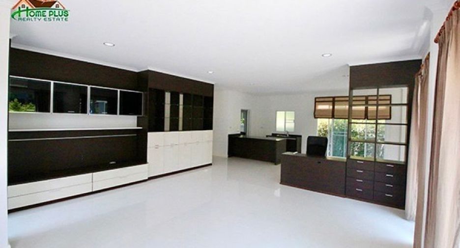 For sale 3 bedrooms house in Khan Na Yao, Bangkok