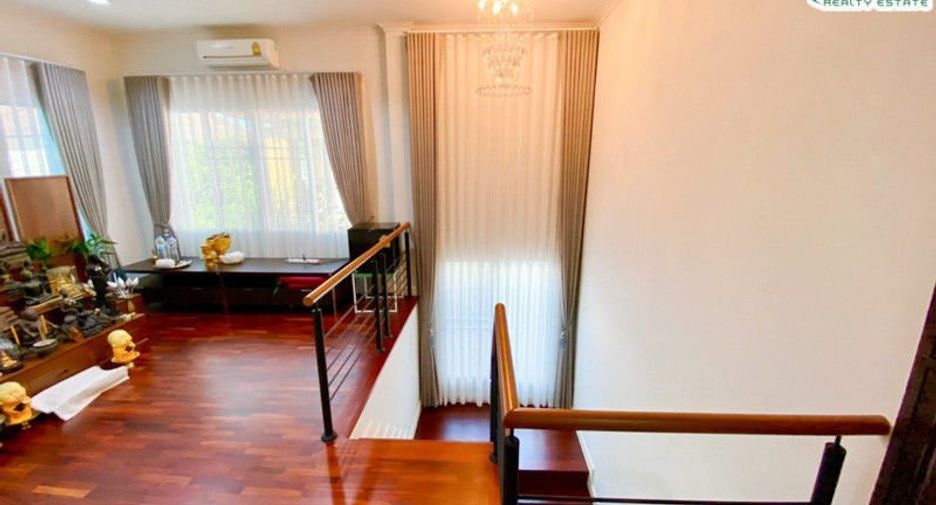 For sale 3 bedrooms house in Khan Na Yao, Bangkok