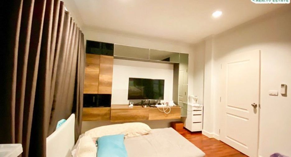 For sale 3 bedrooms house in Khan Na Yao, Bangkok