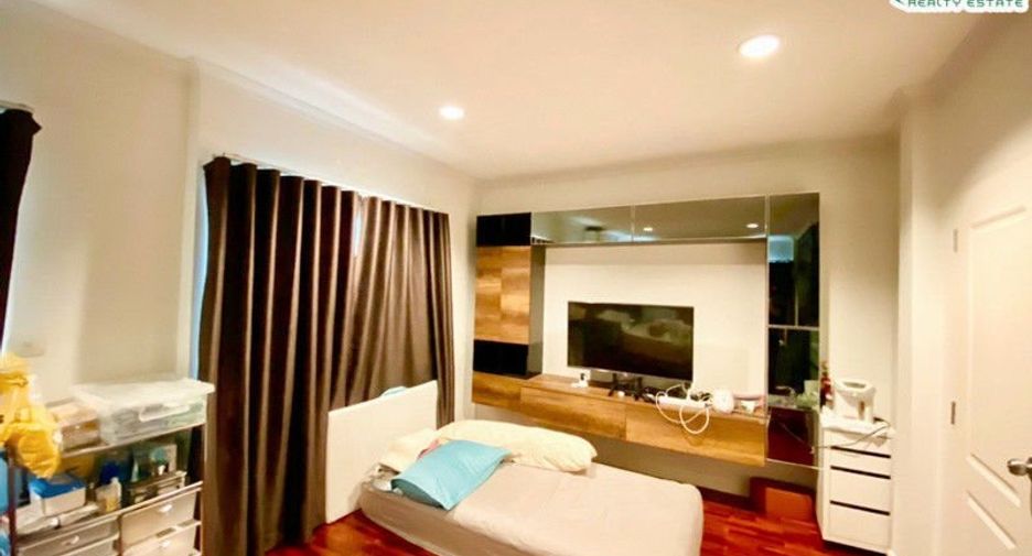 For sale 3 bedrooms house in Khan Na Yao, Bangkok