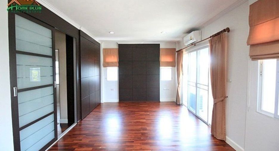 For sale 3 bedrooms house in Khan Na Yao, Bangkok
