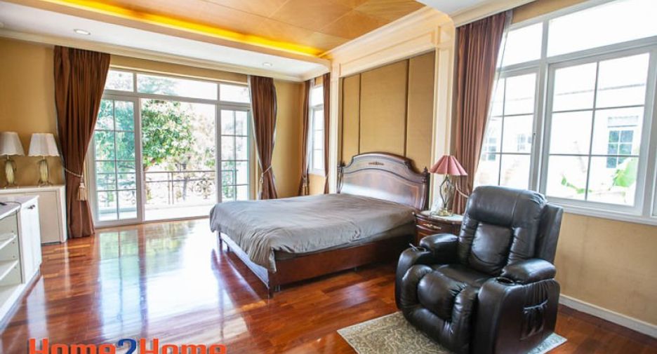 À vendre 4 chambres maison à Bang Khae, Bangkok