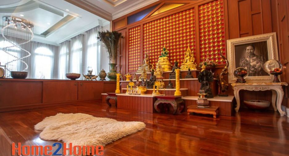 À vendre 4 chambres maison à Bang Khae, Bangkok