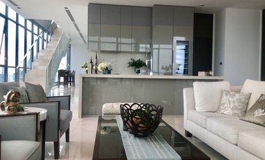 For sale 3 bedrooms condo in Khlong Toei, Bangkok