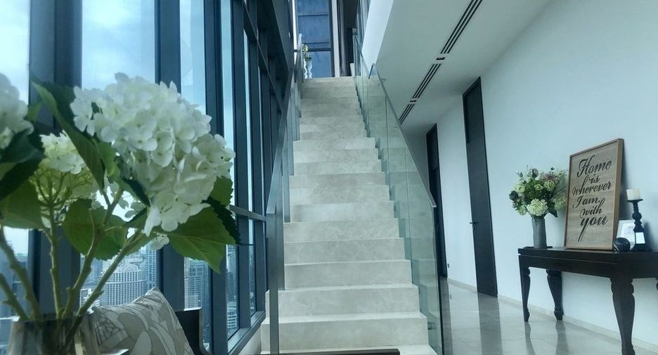 For sale 3 bedrooms condo in Khlong Toei, Bangkok