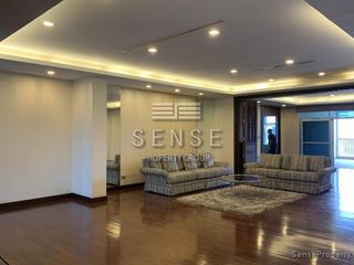 For rent 4 bed condo in Yan Nawa, Bangkok