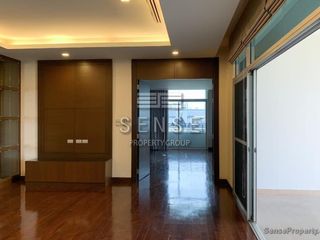 For rent 4 bed condo in Yan Nawa, Bangkok