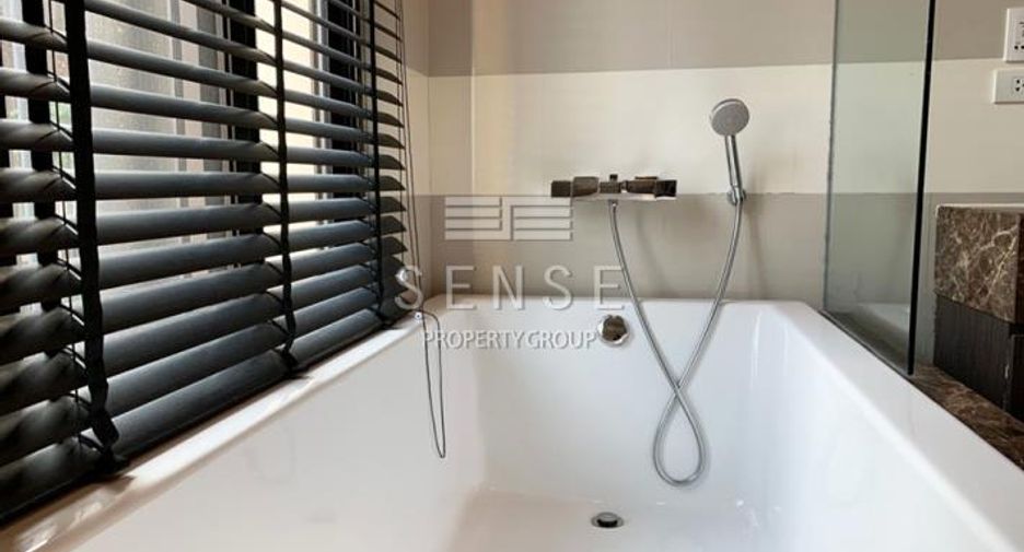 For rent 2 bedrooms condo in Watthana, Bangkok
