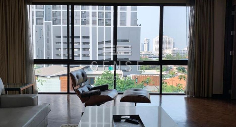For rent 2 bedrooms condo in Watthana, Bangkok
