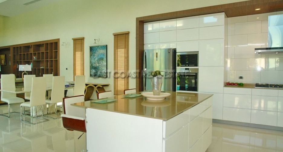 For sale 4 bedrooms house in Bang Lamung, Chonburi