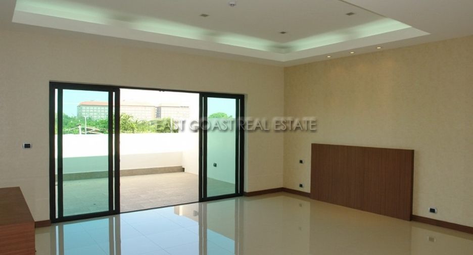 For sale 4 bedrooms house in Bang Lamung, Chonburi
