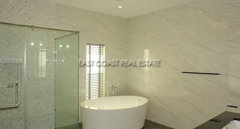 For sale 4 bedrooms house in Bang Lamung, Chonburi