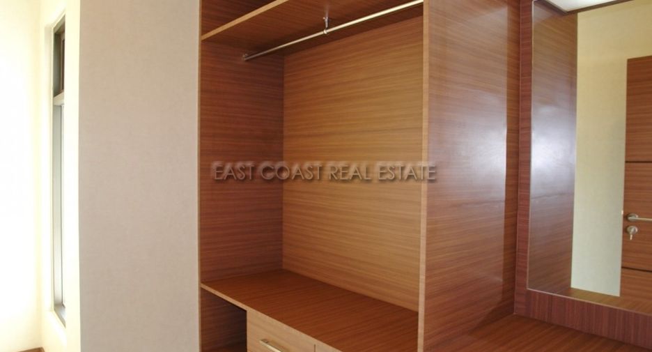 For sale 4 bedrooms house in Bang Lamung, Chonburi