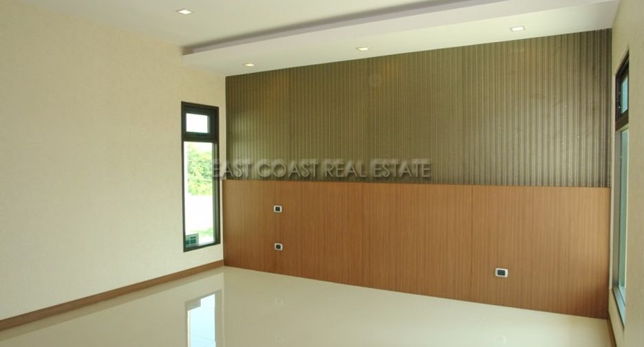 For sale 4 bedrooms house in Bang Lamung, Chonburi