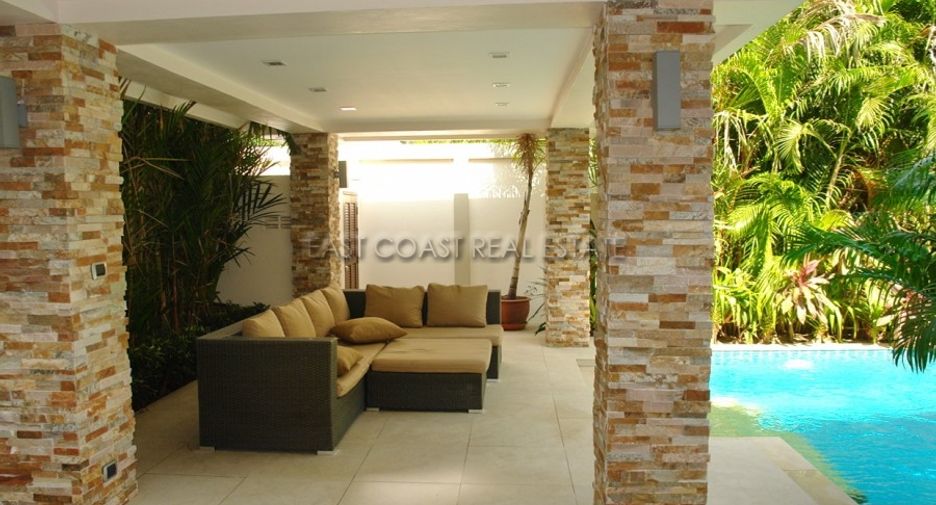 For sale 4 bedrooms house in Bang Lamung, Chonburi