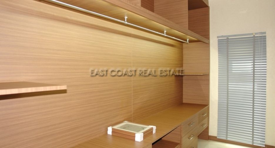 For sale 4 bedrooms house in Bang Lamung, Chonburi