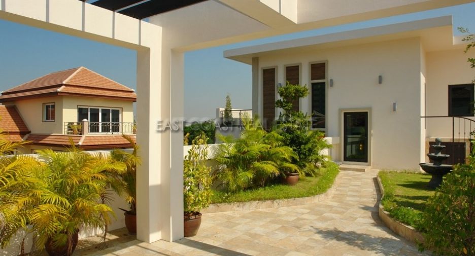 For sale 4 bedrooms house in Bang Lamung, Chonburi