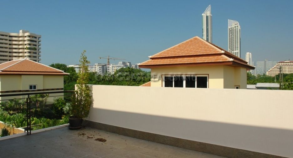 For sale 4 bedrooms house in Bang Lamung, Chonburi