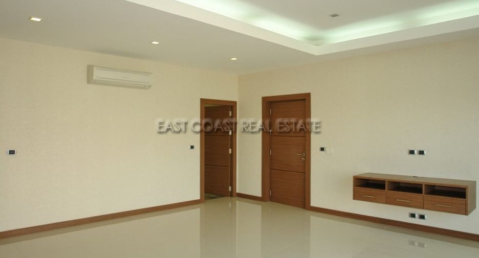 For sale 4 bedrooms house in Bang Lamung, Chonburi