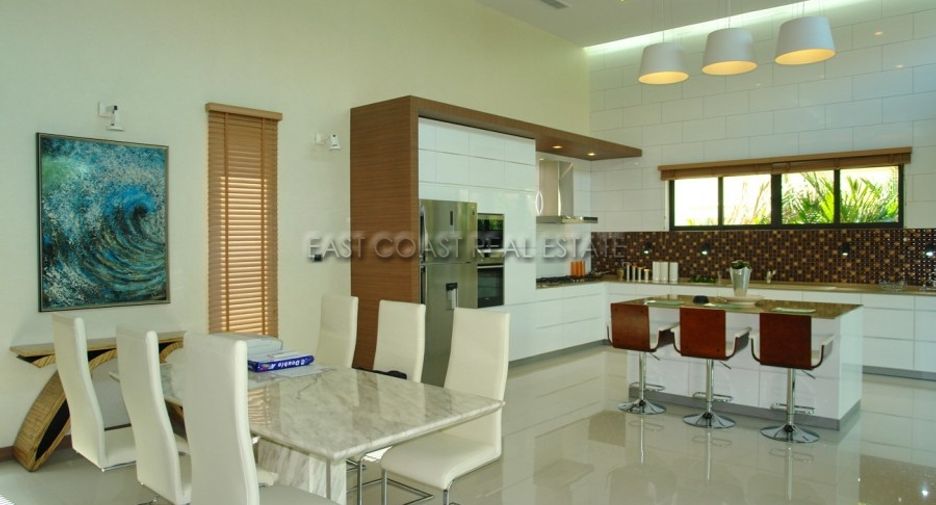 For sale 4 bedrooms house in Bang Lamung, Chonburi