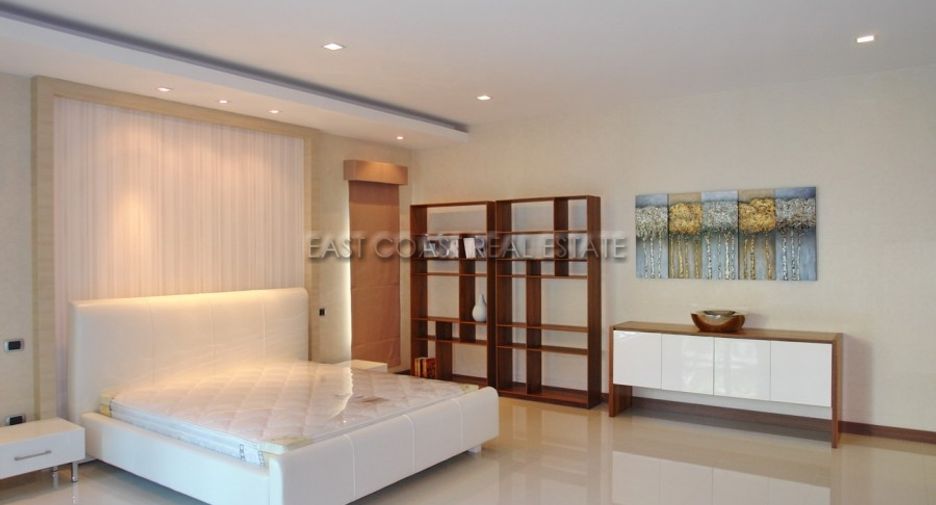 For sale 4 bedrooms house in Bang Lamung, Chonburi