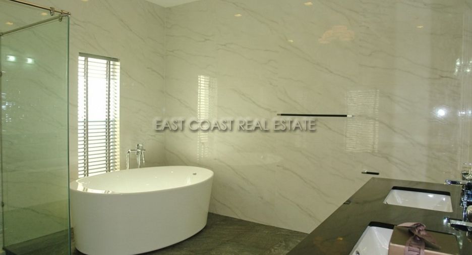 For sale 4 bedrooms house in Bang Lamung, Chonburi