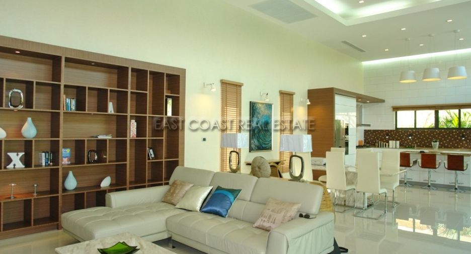 For sale 4 bedrooms house in Bang Lamung, Chonburi