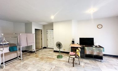 For sale 2 bed condo in Khlong Toei, Bangkok