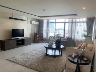 For rent 3 bed condo in Watthana, Bangkok