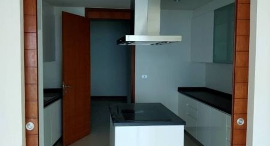 For sale 4 Beds condo in Ratchathewi, Bangkok