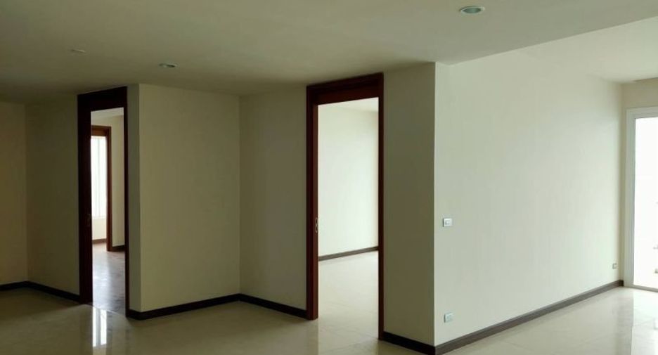 For sale 4 bed condo in Ratchathewi, Bangkok