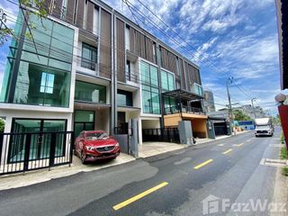 For rent 3 Beds townhouse in Lat Phrao, Bangkok