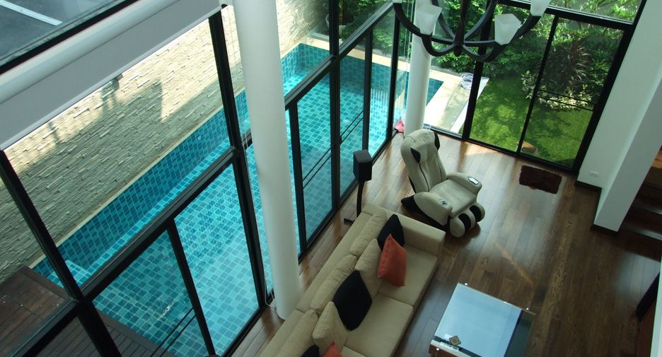 For rent 3 Beds villa in Watthana, Bangkok