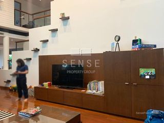 For rent 4 bed condo in Khlong Toei, Bangkok