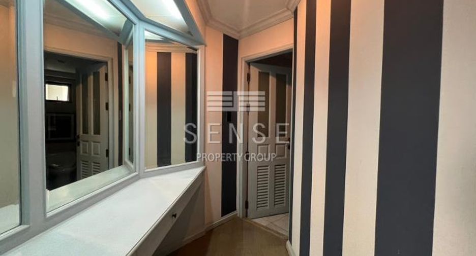 Wohnung zur Miete mit 3 Zimmer in Khlong Toei, Bangkok