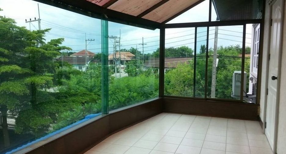 À vendre 3 chambres maison à Mueang Lamphun, Lamphun