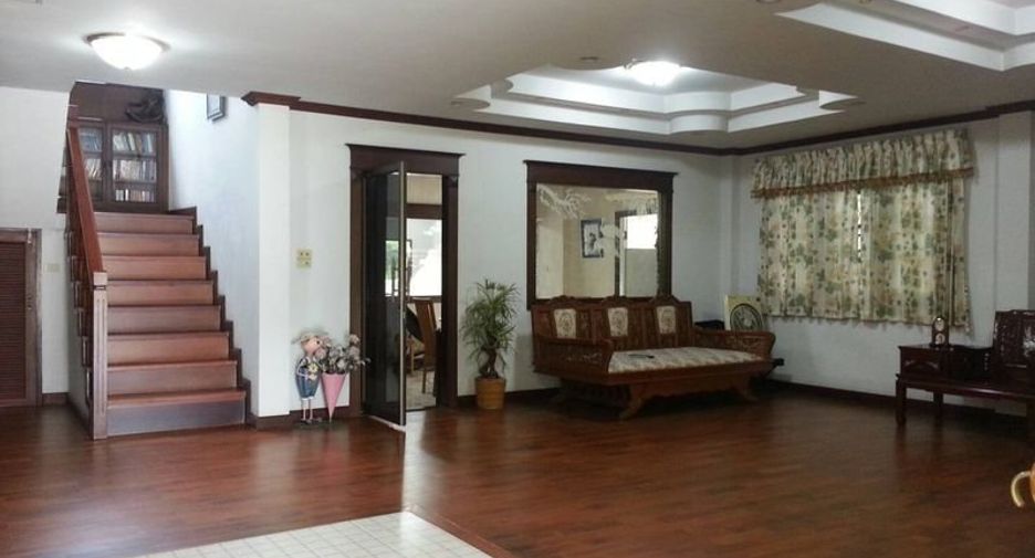À vendre 3 chambres maison à Mueang Lamphun, Lamphun